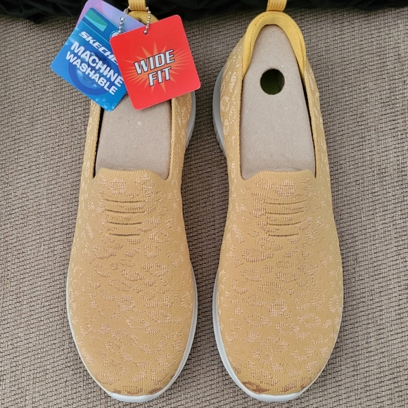 SKECHERS ULTRA FLEX JACQUARD YELLOW WEEKEND TRIP WIDE FIT SLIP ON SHOES - Picture 3 of 11